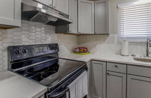 Temple House | Entire 5 Bedroom Home in Temple
