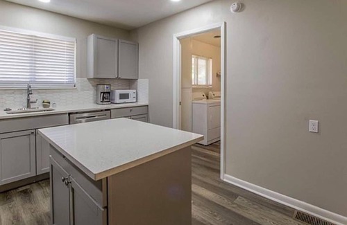 Temple House | Entire 5 Bedroom Home in Temple
