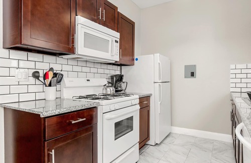 Midtown Apartment | Convenient Apartment Close to Downtown with Pool & Breakfast