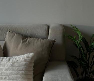 Khlong Kluea Apartment | Bright Apartment Near BTS with Ocean View and Pool Access