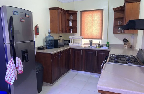Los Rios Apartment | Cozy Tu Nido De Amor: Netflix, Wifi & Breakfast Included