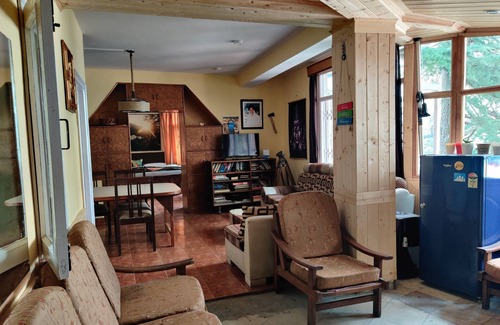 Shimla House | Cozy Apartment with Ocean View in Shimla's Hill Station
