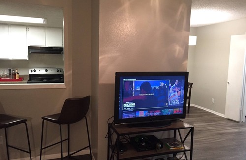 South Lamar Apartment | Cozy Entire Apartment in South Austin with Pool Access