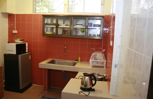 Thung Maha Mek House | Spacious Home Near Silom, Siam & Sukhumvit with Spa