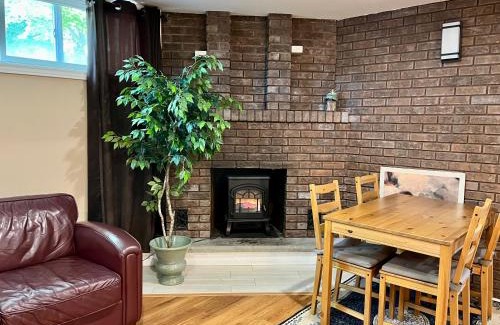 Applewood Apartment | Cozy Basement Apartment in Mississauga, Family-Friendly Stay