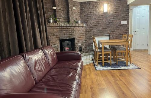 Applewood Apartment | Cozy Basement Apartment in Mississauga, Family-Friendly Stay