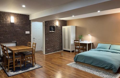 Applewood Apartment | Cozy Basement Apartment in Mississauga, Family-Friendly Stay