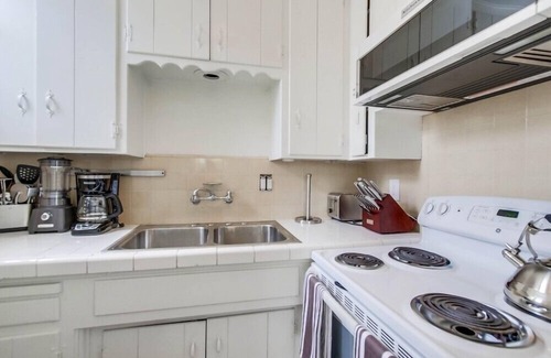 South Mission Beach House | Entire Building with Pool, Ocean View & 10/10 Guest Rating