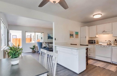 South Mission Beach House | Entire Building with Pool, Ocean View & 10/10 Guest Rating