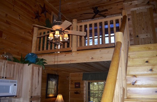 Screamer Mountain Cabin | Cozy Cabin Retreat with Pool & Spa - 30-Day Minimum Stay