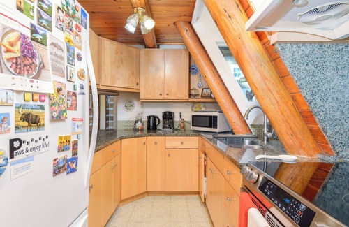 Sammamish Cabin | Private and Peaceful Cabin in Town with Family Amenities