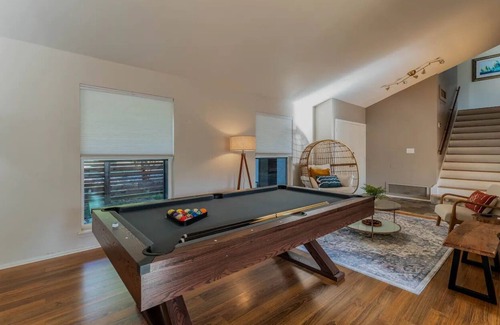 North Austin Civic Association House | Entire Central ATX Home - Sleeps 10 - W/D - NEW