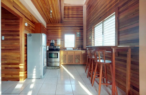 Caye Caulker Cottage | Serene Duplex with Patio & Ocean Views near Caribbean Beach