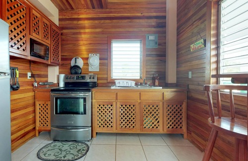 Caye Caulker Cottage | Serene Duplex with Patio & Ocean Views near Caribbean Beach
