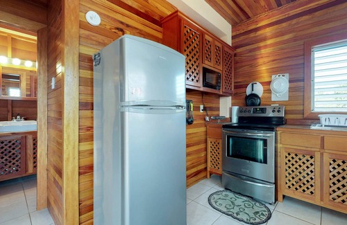 Caye Caulker Cottage | Serene Duplex with Patio & Ocean Views near Caribbean Beach