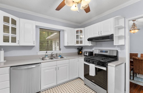 Mobile House | Discover Sher - Your Midtown Oasis for Mardi Gras Fun