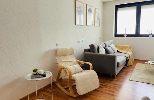 Oftersheim Apartment | Comfortable Entire Flat in Schwetzingen, Mannheim & HD
