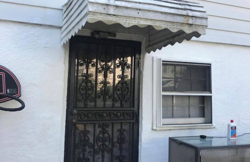 Queens Apartment | Cozy Garden Apartment in St. Albans, Queens with Breakfast