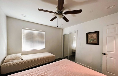 Lake Elsinore House | Entire Gated House Lake Elsinore, CA - 5min to Launch Pointe Park