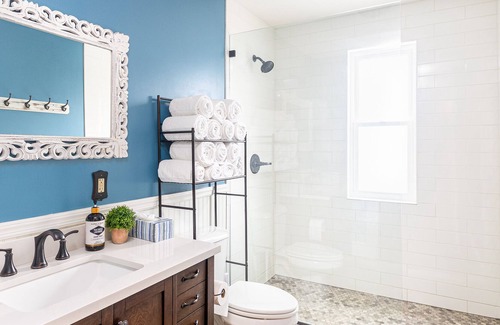 Central Business District House | Entire Gorgeous Victorian Downtown KZOO Sleeps 12
