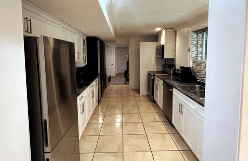 District of North Vancouver House | Pet-Friendly Guest Suite in North Vancouver - Rated 10/10