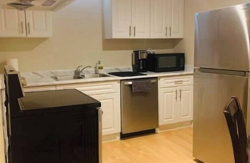 Ajax Apartment | Private Guest Suite with Kitchen in Upscale Neighborhood