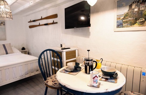 Mevagissey Apartment | Beachside Harbourside Lodge with Family-Friendly Amenities