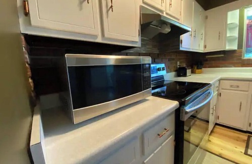 Lenox House | Family-Friendly Retreat 4 Mi to Montauk - Current River Ranch