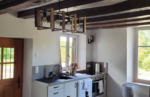 Charge House | Spacious Home for 6 with Breakfast & Child-Friendly Amenities