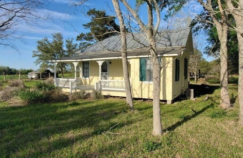 New Ulm House | Entire Home Retreat in Austin County with Pool & Spa