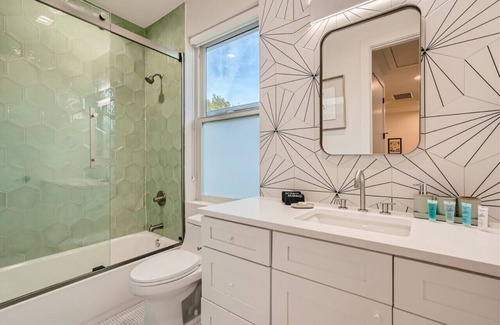 West Congress House | Cozy Home in Austin with Spa and Child-Friendly Amenities