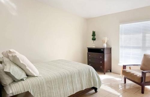 Dade City House | Cozy Entire Home in Dade City for Family and Pets