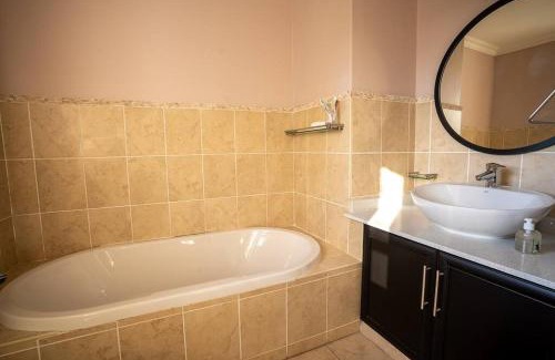 Sheffield Beach Villa | Oceanfront Retreat in Sheffield Beach: Pet-Friendly Haven
