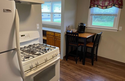 Pulaski House | Cozy Home in the Heart of Pulaski with Breakfast & Kitchen