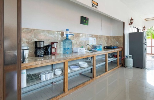 Manzanillo House | Entire Home Near Beach | Quiet Area | Pool