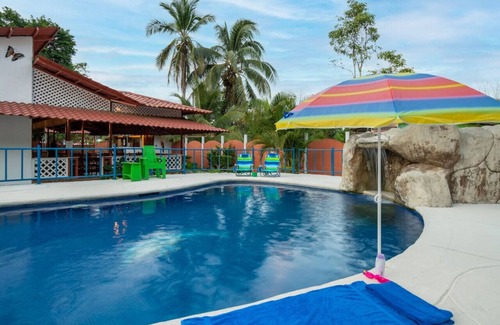 Manzanillo House | Entire Home Near Beach | Quiet Area | Pool