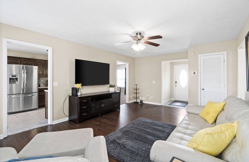 Oak Grove House | Convenient Home Near Fort Campbell KY for Family Stays