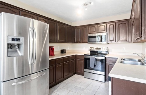 Oak Grove House | Convenient Home Near Fort Campbell KY for Family Stays