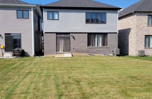 Caledonia Villa | Cozy Home Near Hamilton with Child-Friendly Amenities