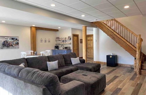West Kill House | New Home Retreat Near Hunter with Family-Friendly Amenities