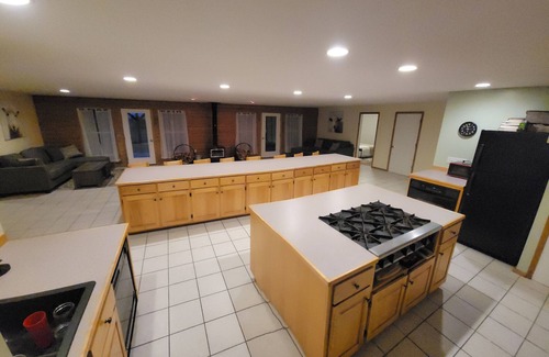 Starks House | Idyllic Retreat: Farmhouse with River Access & Family Amenities