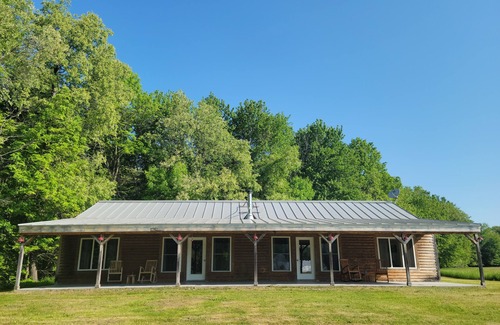 Starks House | Idyllic Retreat: Farmhouse with River Access & Family Amenities