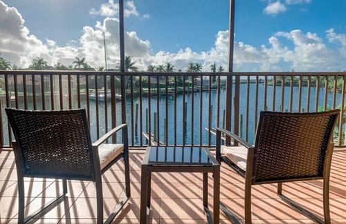 Bahamas Terrace Condo | Inviting Ocean View Condo with Pool and Spa Amenities
