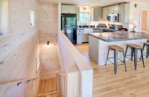 Belfast House | Relaxing Vintage Modern Home on Lower Mason Pond