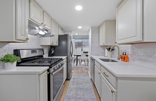 Woodbridge House | Inviting Woodbridge Wonderhouse: Family & Pet-Friendly Stay