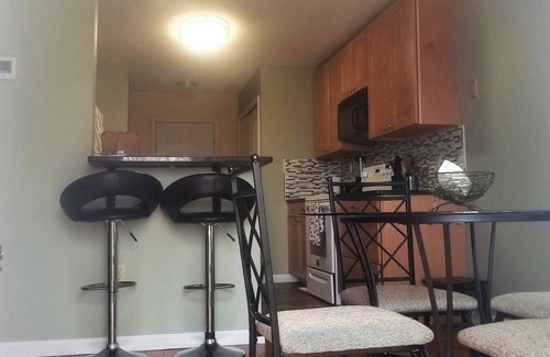 South Hill House | Spacious Entire House Near Buttermilk Falls - Pet Friendly!