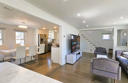 South Weymouth House | Ideal Home Steps from South Shore Hospital – Pet Friendly