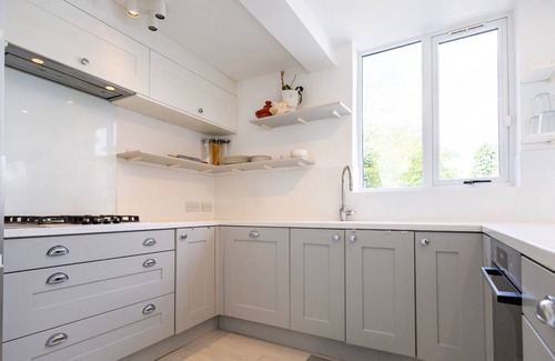 Selly Oak Villa | Convenient Home Near Chocolate Factory & City Centre