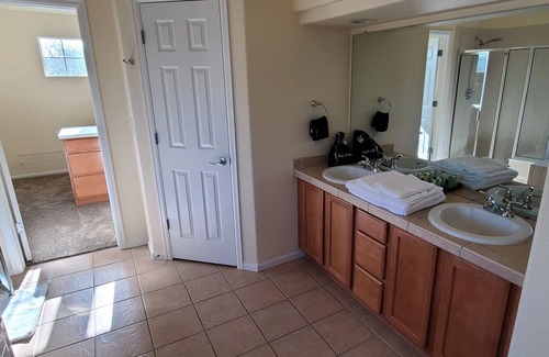 Commerce City House | Exceptional Entire House Near the Airport - Family Friendly