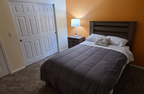 Commerce City House | Exceptional Entire House Near the Airport - Family Friendly